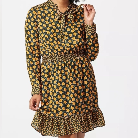 Sam Edelman Dresses & Skirts - Sam Edelman Floral Print Smocked Tie Neck Dress L